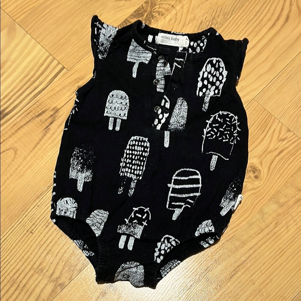 Miles Baby Black and White Baby Romper with popsicles size 9mo